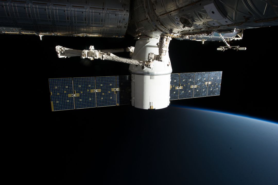 the space station - Free Images, Stock Photos and Pictures on Pikwizard.com