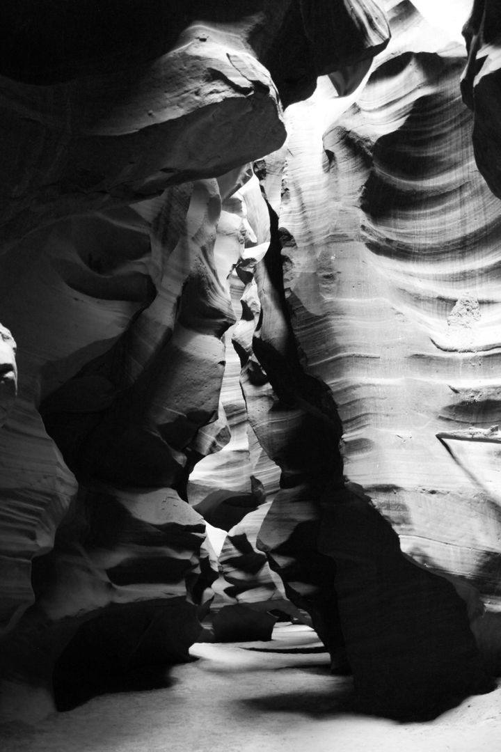 a black and white image of a canyon - Free Images, Stock Photos and Pictures on Pikwizard.com