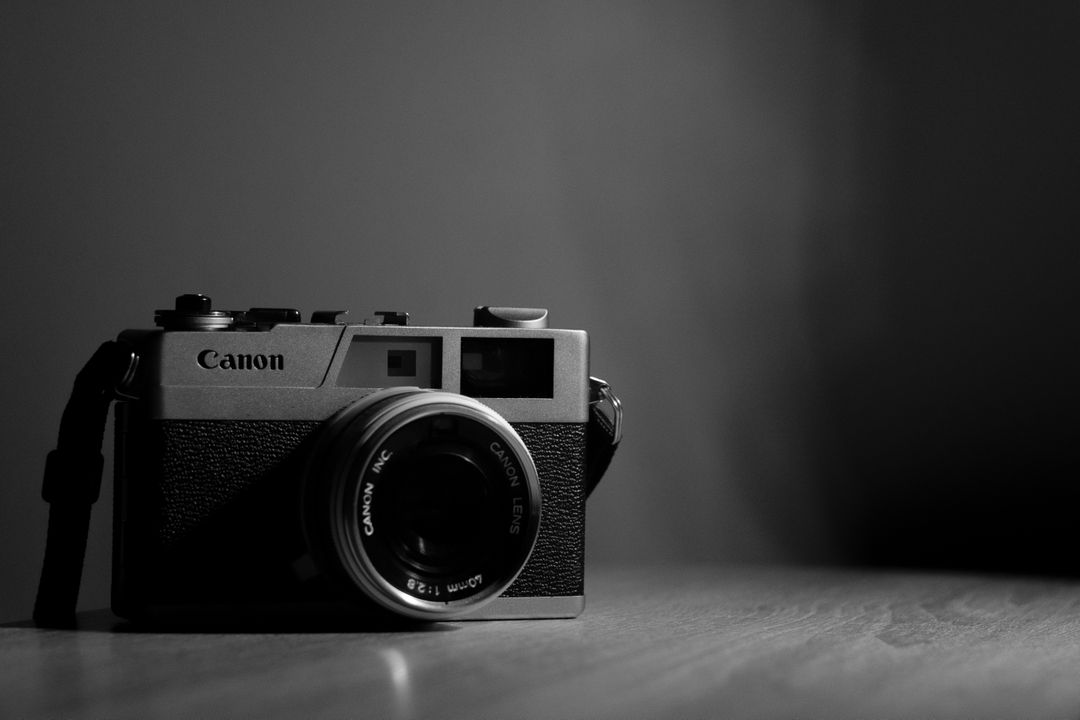 Canon camera lens - Free Images, Stock Photos and Pictures on Pikwizard.com