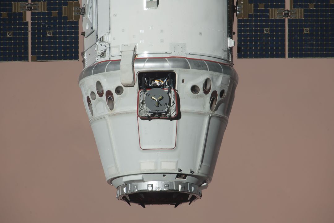Dragon Spacecraft on Approach to the ISS - Free Images, Stock Photos and Pictures on Pikwizard.com