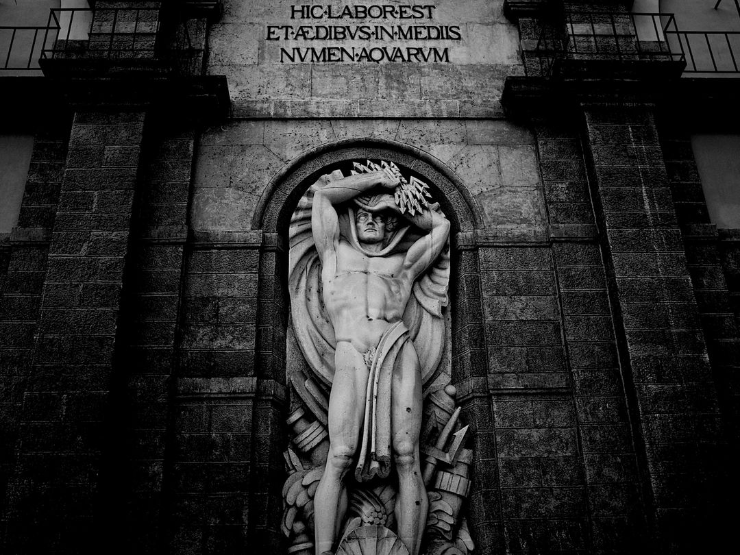 Statue Sculpture Stone - Free Images, Stock Photos and Pictures on Pikwizard.com