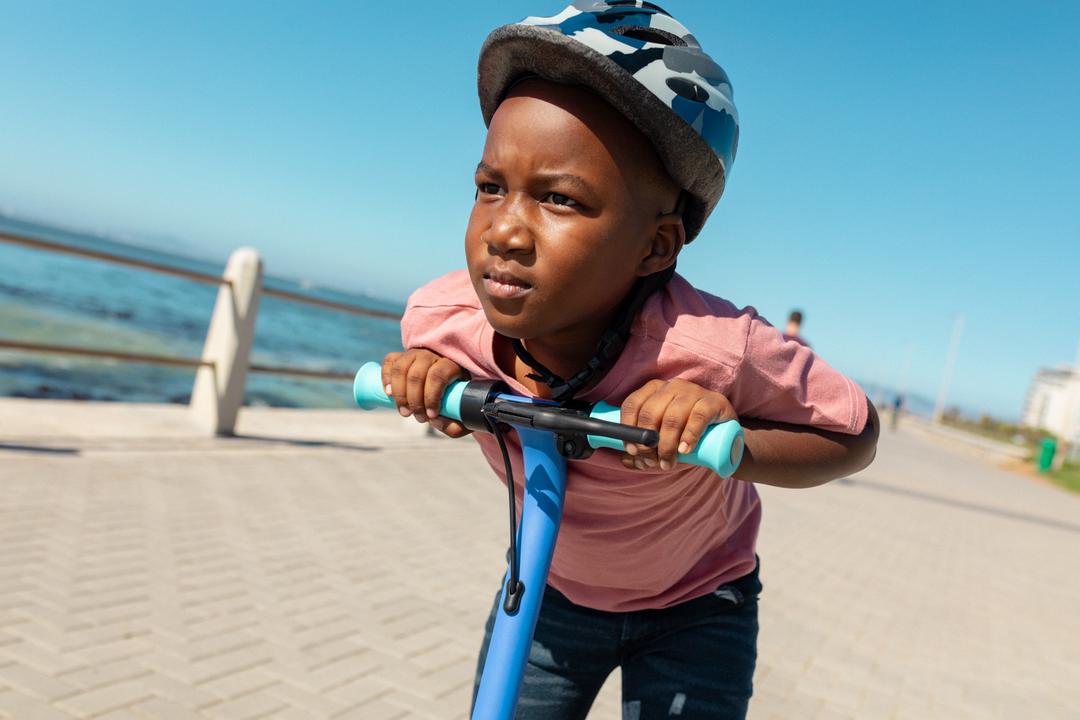 Should child wear helmet 2024 scooter