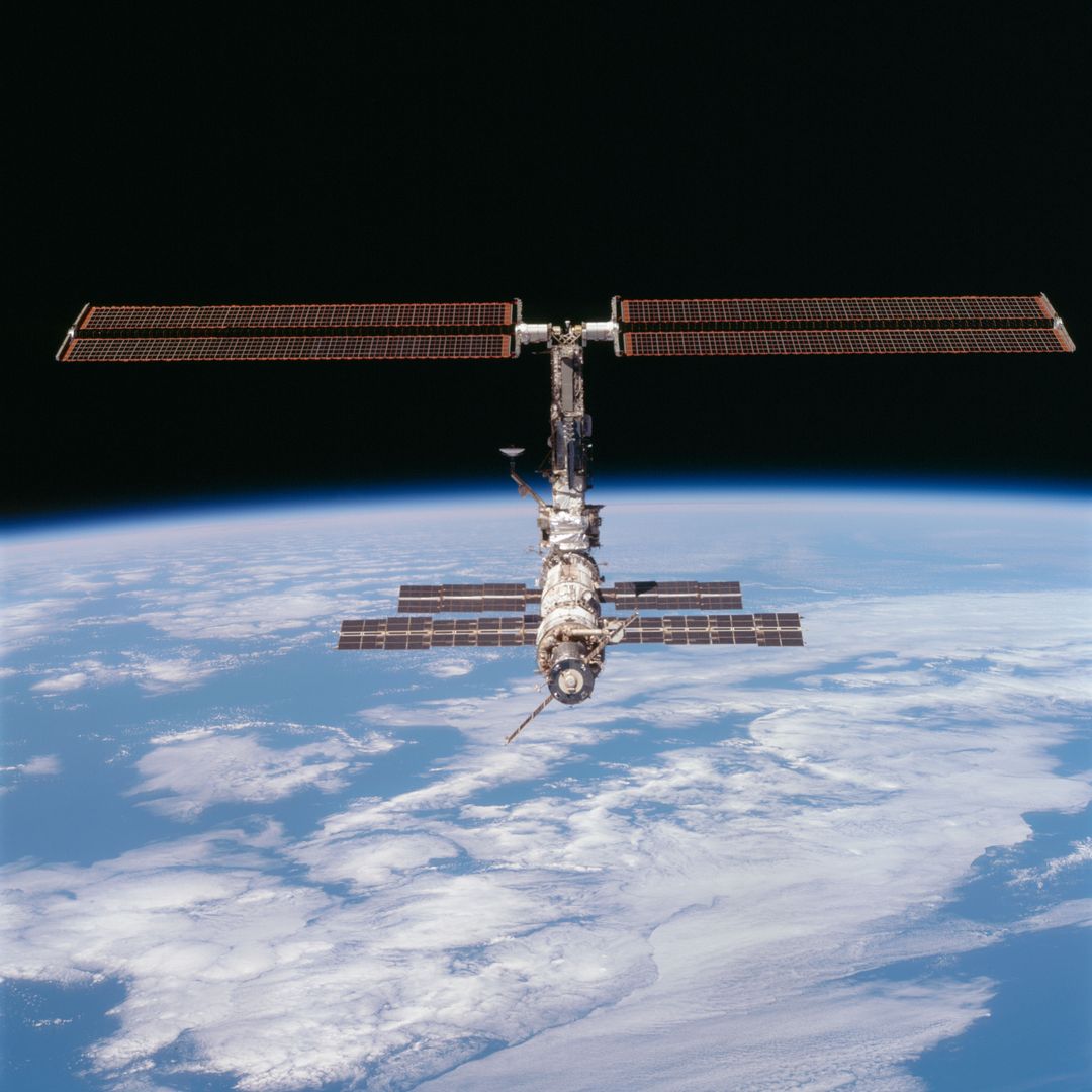 the international space station - Free Images, Stock Photos and Pictures on Pikwizard.com