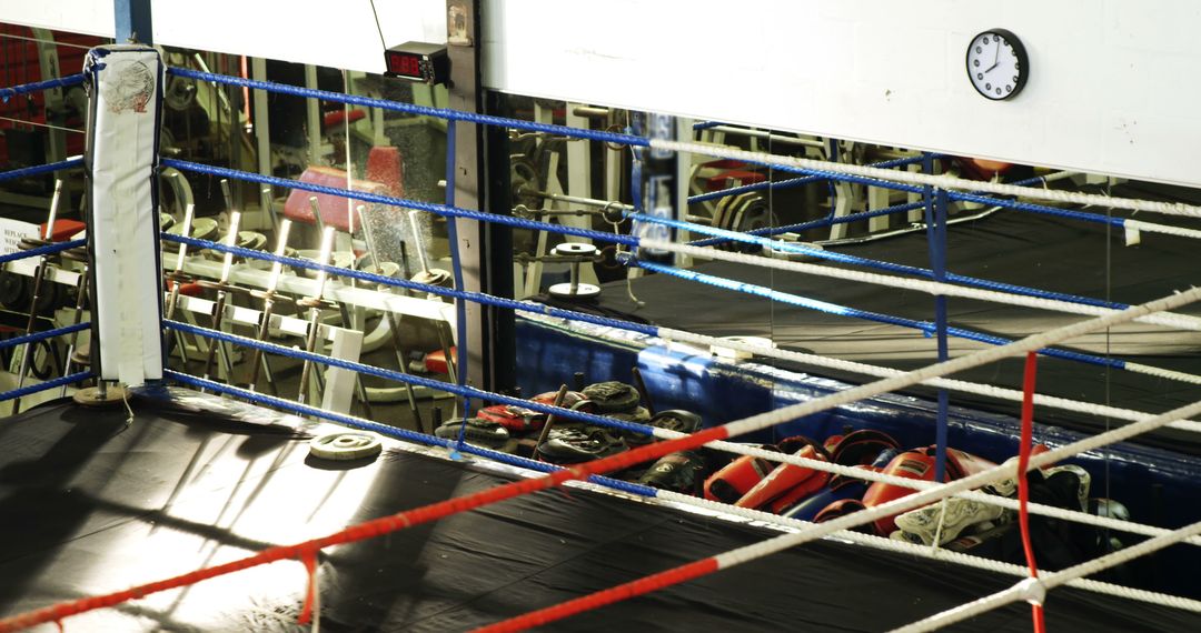 Empty boxing ring Stock Photos, Royalty Free Empty boxing ring Images |  Depositphotos