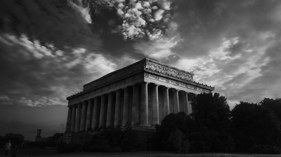 the lincoln memorial in black and white - Free Images, Stock Photos and Pictures on Pikwizard.com
