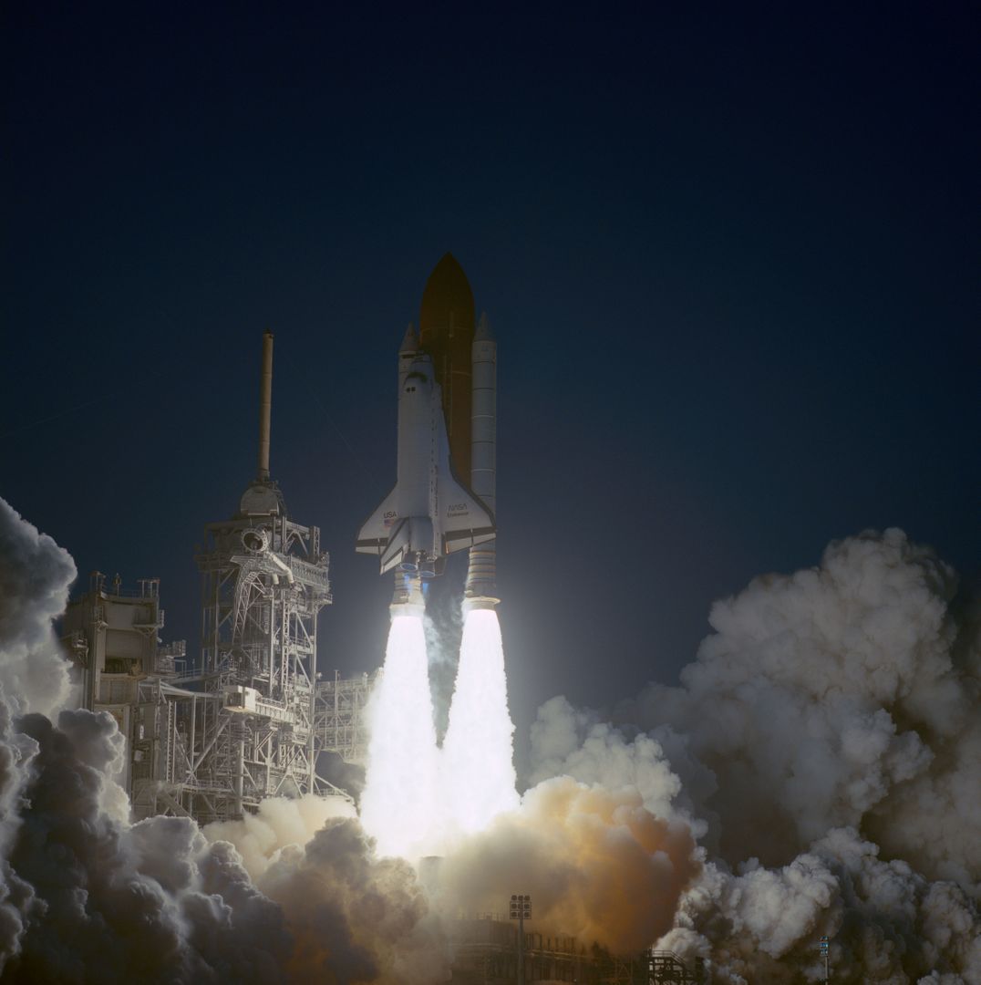 Liftoff of STS-59 Shuttle Endeavour - Free Images, Stock Photos and Pictures on Pikwizard.com