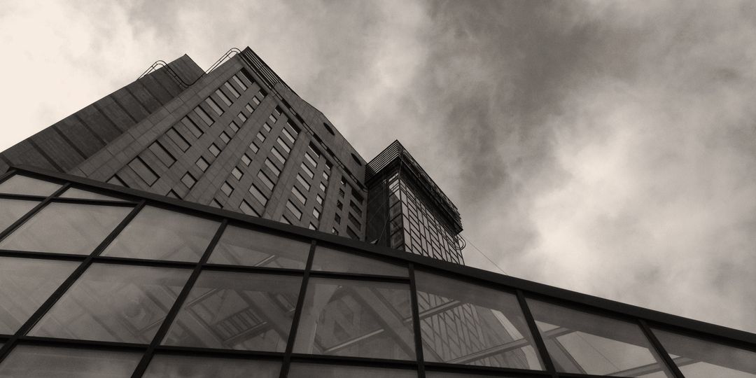 a building with a glass roof - Free Images, Stock Photos and Pictures on Pikwizard.com