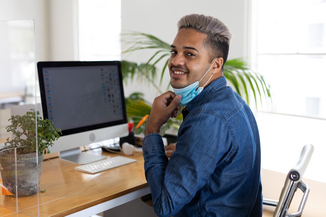 10,500+ Man Sitting Behind Desk Front View Stock Photos, Pictures