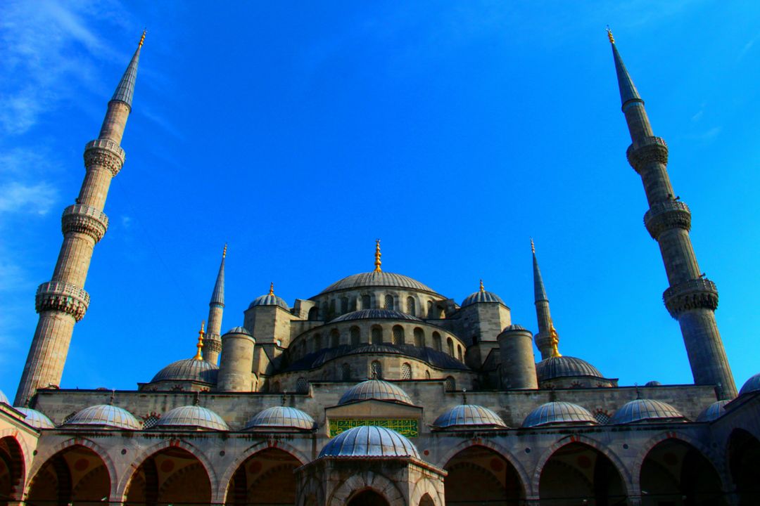 a blue mosque - Free Images, Stock Photos and Pictures on Pikwizard.com