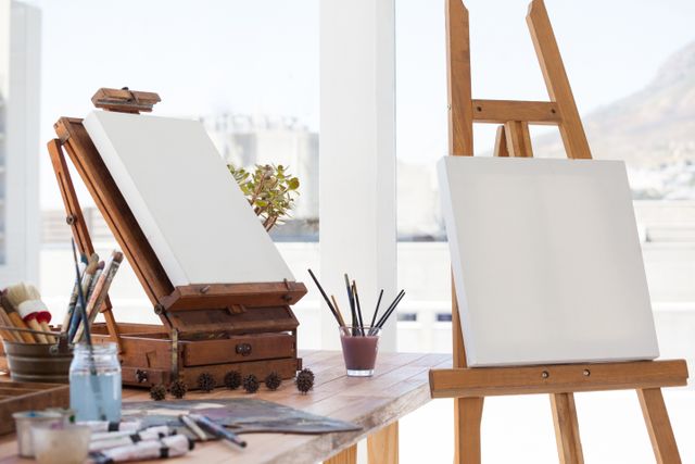 Easel with blank canvas - Download Free Stock Photos Pikwizard.com