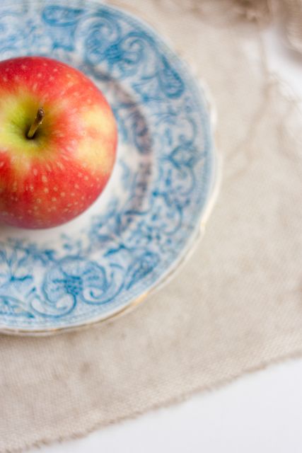 Apple fruits healthy  - Download Free Stock Photos Pikwizard.com