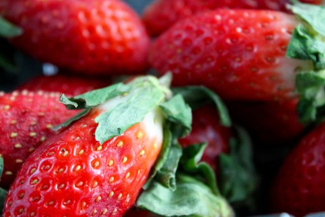 Berry Strawberry Fruit - Download Free Stock Photos Pikwizard.com