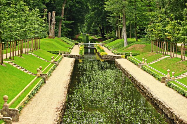 Scenic View of Formal Garden in Park - Download Free Stock Photos Pikwizard.com