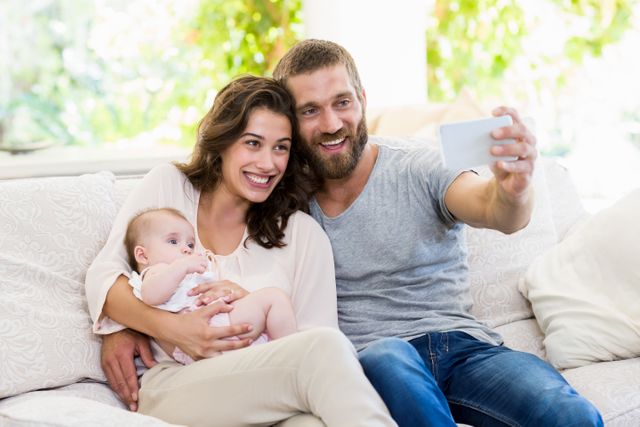 Family taking selfie on a mobile phone - Download Free Stock Photos Pikwizard.com