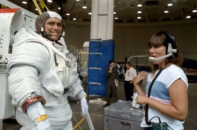 STS-34 Mission Specialist (MS) Chang-Diaz tests CCA prior to WETF exercises - Download Free Stock Photos Pikwizard.com