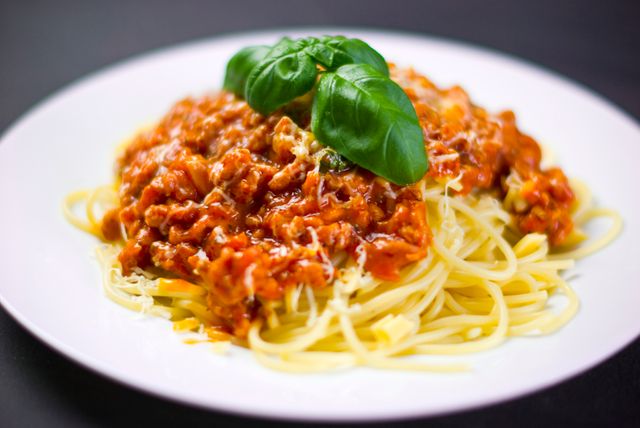 Spaghetti on White Plate - Download Free Stock Photos Pikwizard.com