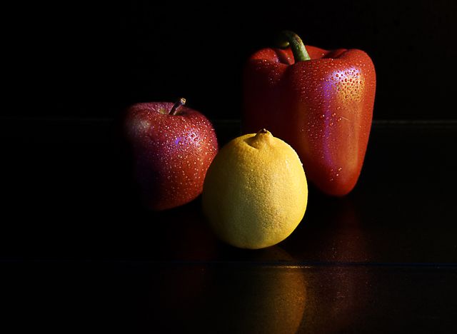 Red Bell Pepper Red Apple Lemon Citrus - Download Free Stock Photos Pikwizard.com