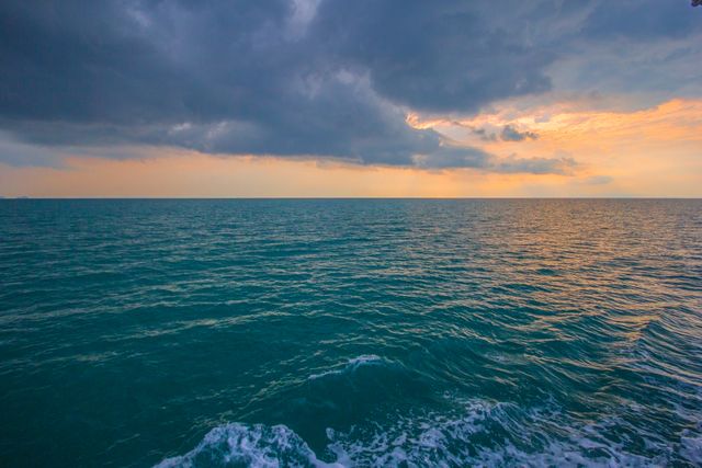 Sky sunset water ocean - Download Free Stock Photos Pikwizard.com