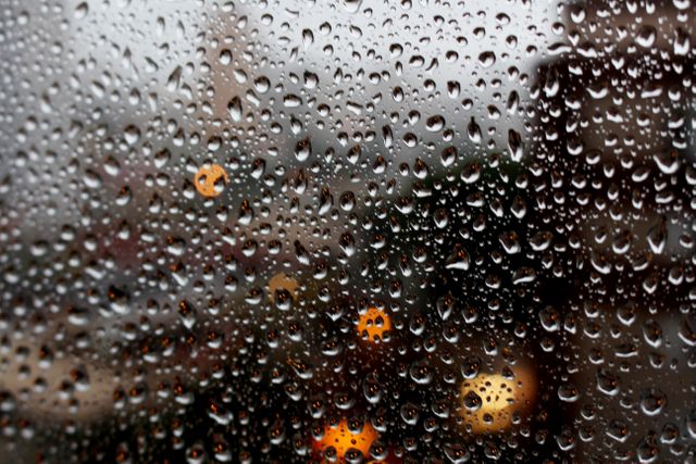 Full Frame Shot of Raindrops on Glass Window - Download Free Stock Photos Pikwizard.com