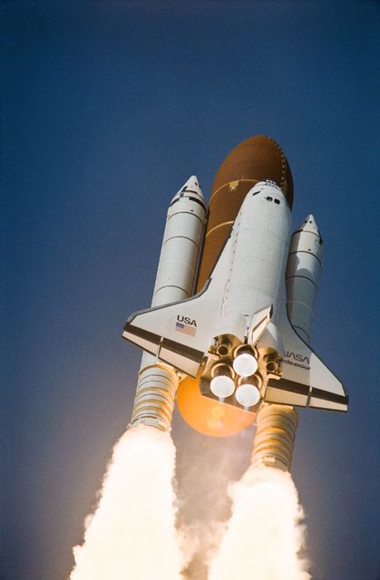 STS-54 Endeavour, OV-105, soars into the morning sky after KSC liftoff - Download Free Stock Photos Pikwizard.com