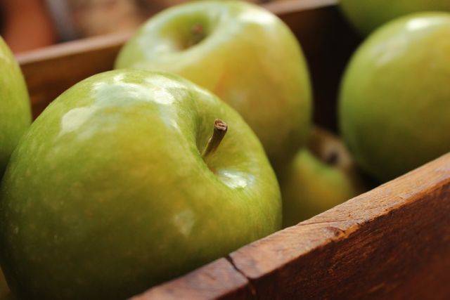 Apple Fruit Edible - Download Free Stock Photos Pikwizard.com