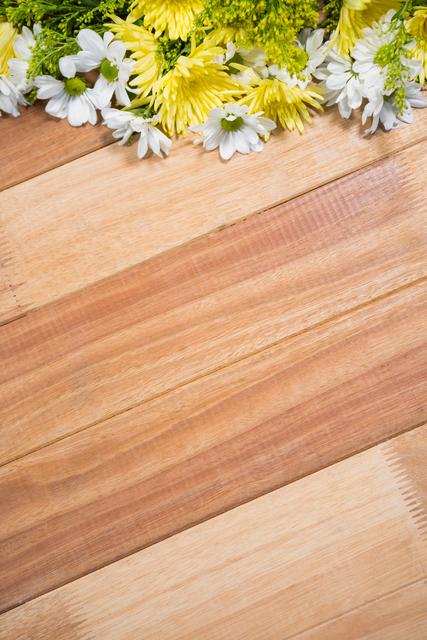 Flowers arranged on wooden board - Download Free Stock Photos Pikwizard.com