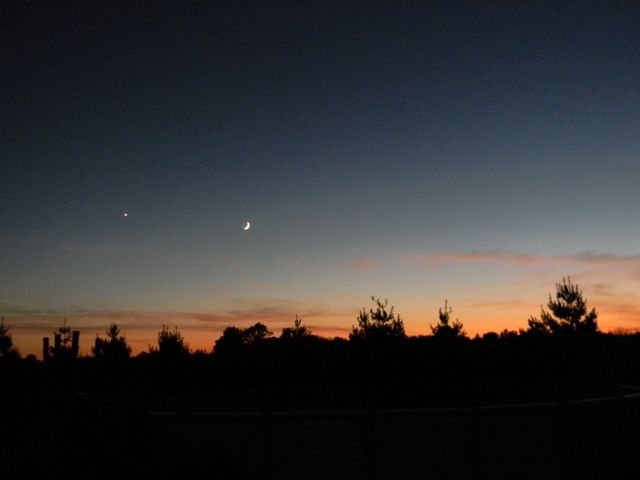 Evening sky evening sun half moon night sky - Download Free Stock Photos Pikwizard.com