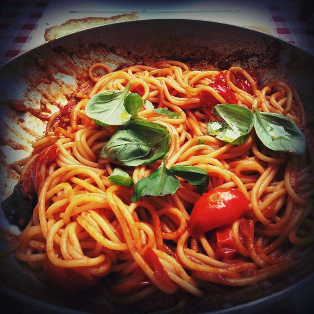 Basil italian dish pasta spaghetti - Download Free Stock Photos Pikwizard.com