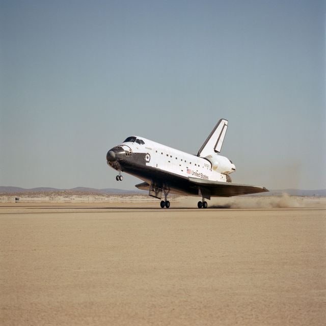 LANDING - STS-28/51J - DRYDEN FLIGHT RESEARCH FACILITY (DFRF), CA - Download Free Stock Photos Pikwizard.com